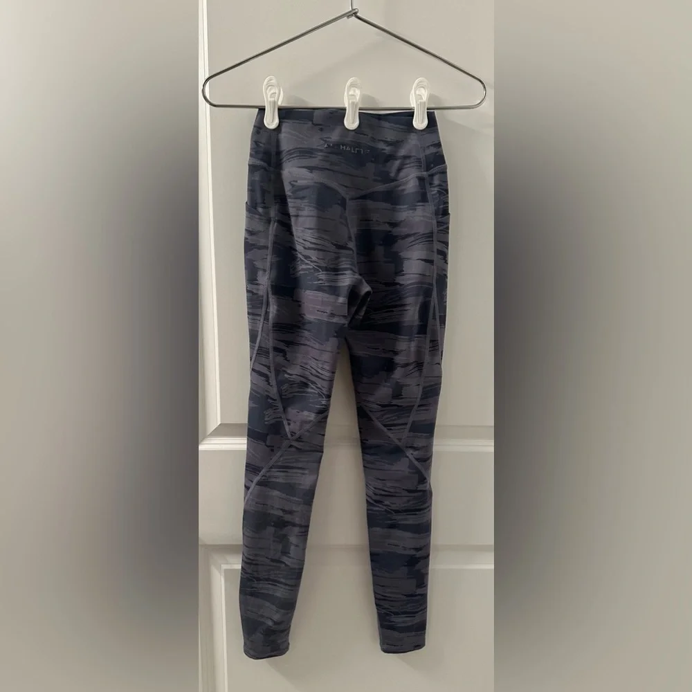 Alphalete Woman’s Surface Pocket Leggings‎ | Camouflage | S